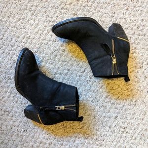 Steve Madden black booties